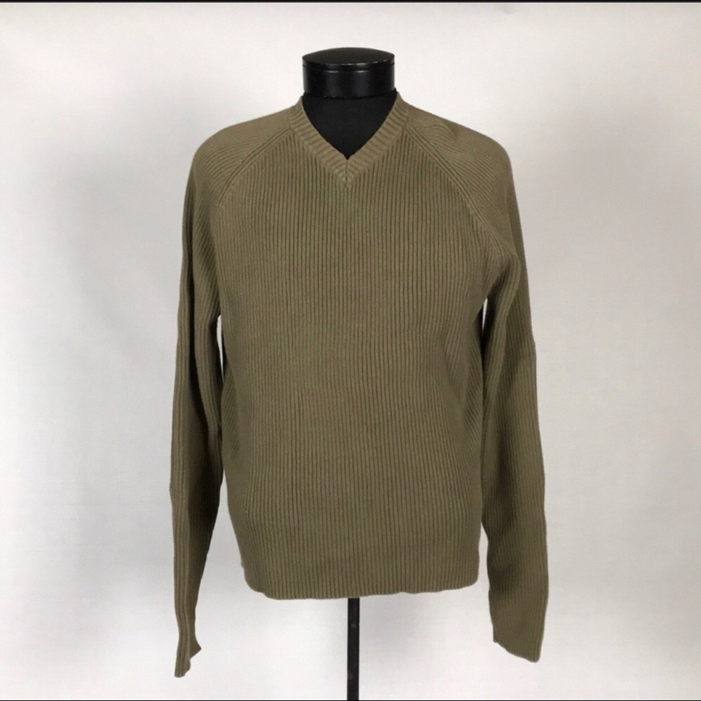 GAP light brown V-neck men’s medium sweater